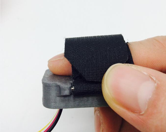 Grove Finger Clip. Cómo se coloca en el dedo.