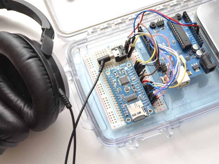Reproductor MP3/WAV/MIDI/OGG  VS1053 con Ranura MicroSD